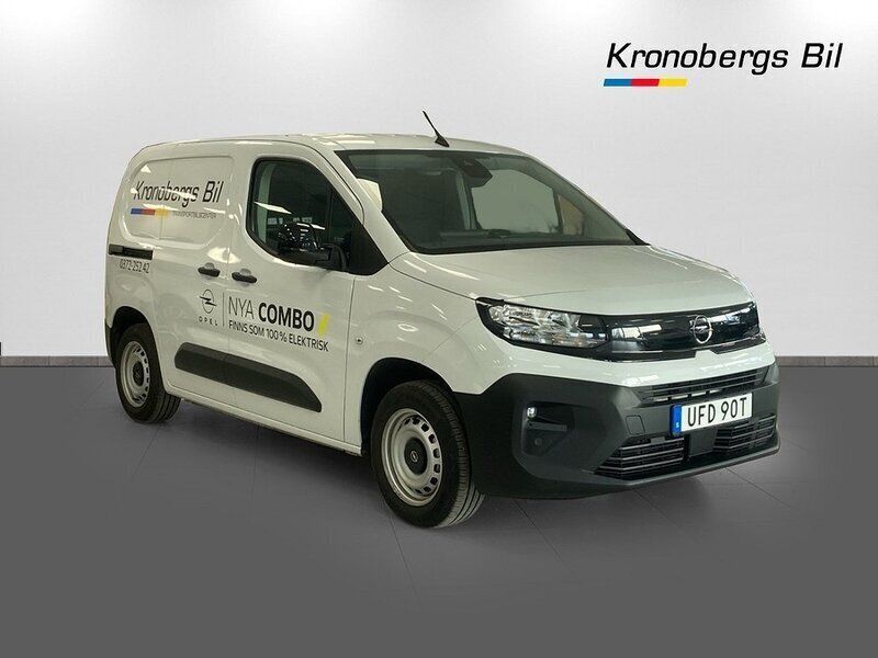 Begagnad Opel Combo 102 HK (75 kW) 2024 Vit kaolin Minibuss