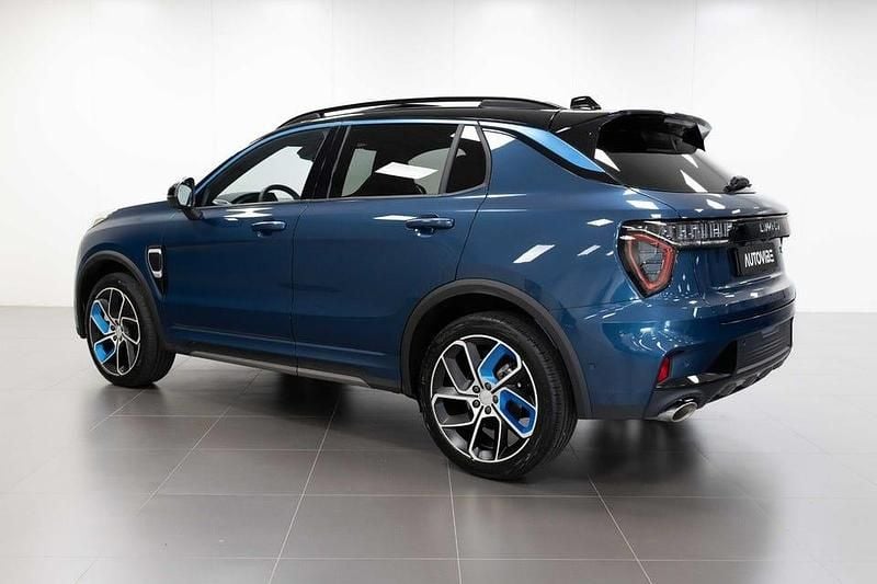 Begagnad Lynk & Co 01 262 HK (192 kW) 2023 Blå SUV