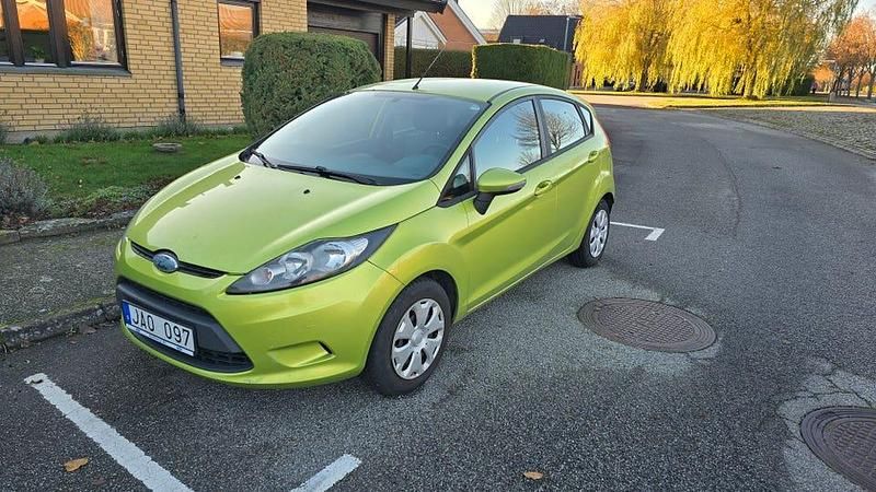 Begagnad 2009 Ford Fiesta Halvkombi | 29 900 kr (Marknadspris) - Bild 1/4