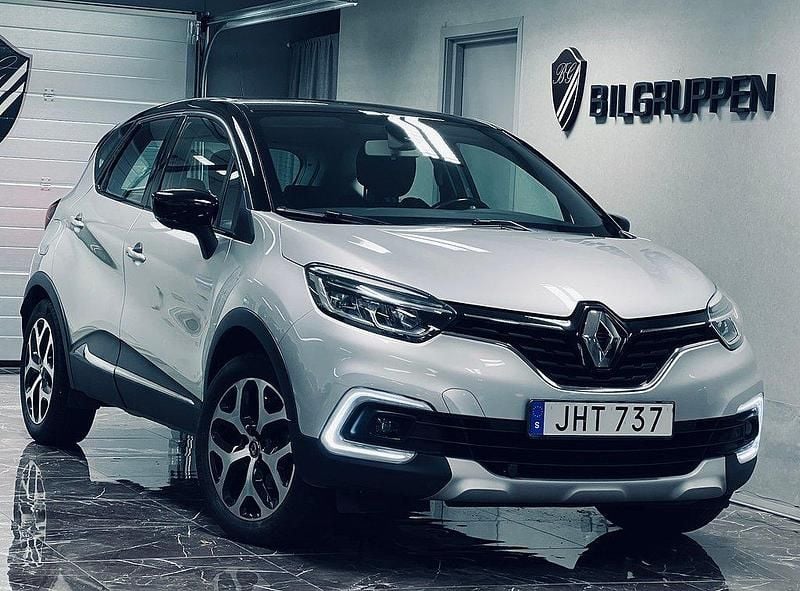 Flerfärgad (grå) Begagnad 2018 Renault Captur Intens SUV | 129 900 kr (Marknadspris) - Bild 1/4