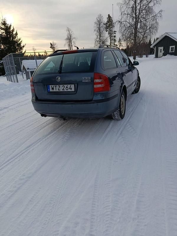 Begagnad Skoda Octavia 150 HK (110 kW) 2005 Kombi