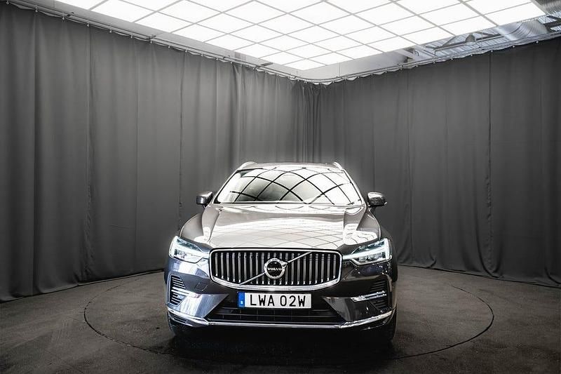 Begagnad Volvo XC60 350 HK (257 kW) 2022 Grå SUV