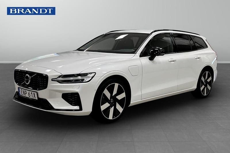 Vit Begagnad 2025 Volvo V60 Plus Kombi | 539 900 kr (Dyr) - Bild 1/4