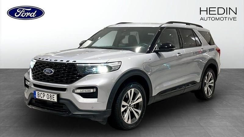 Grå Begagnad 2022 Ford Explorer ST-Line SUV | 569 900 kr (Marknadspris) - Bild 1/4