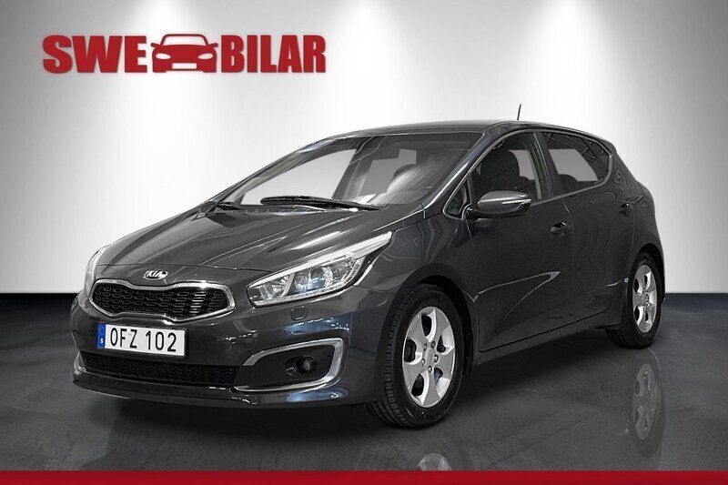 Grå Begagnad 2016 Kia Ceed Halvkombi | 79 900 kr (Bra pris) - Bild 1/4