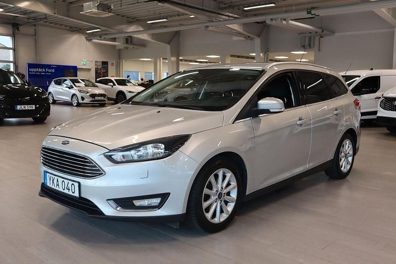 Grå Begagnad 2016 Ford Focus Titanium Kombi | 107 500 kr (Dyr) - Bild 1/4