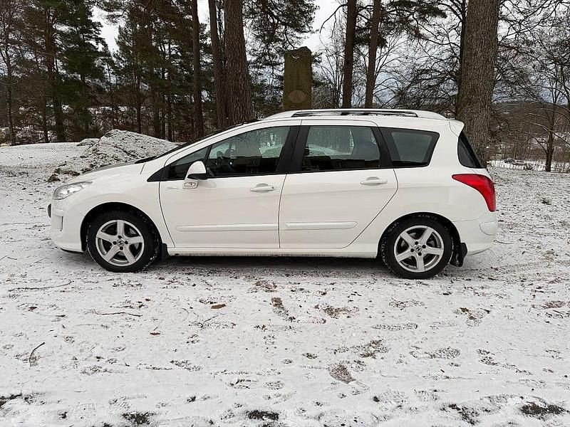 Begagnad Peugeot 308 SW 156 HK (114 kW) 2010 Vit Kombi