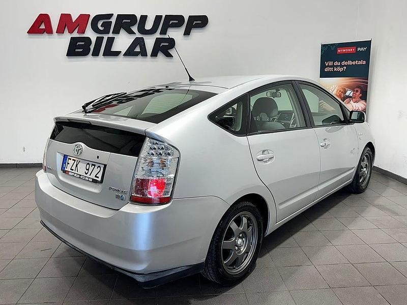 Begagnad Toyota Prius 112 HK (82 kW) 2007 Silver Halvkombi