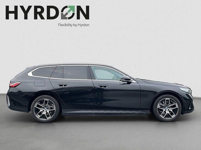 Begagnad BMW 530 299 HK (219 kW) 2025 Svart Kombi