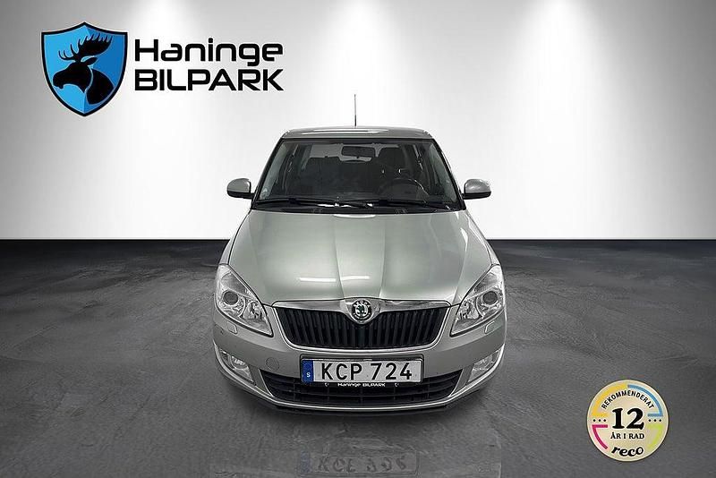 Begagnad Skoda Fabia Elegance 70 HK (51 kW) 2011 Grön Halvkombi