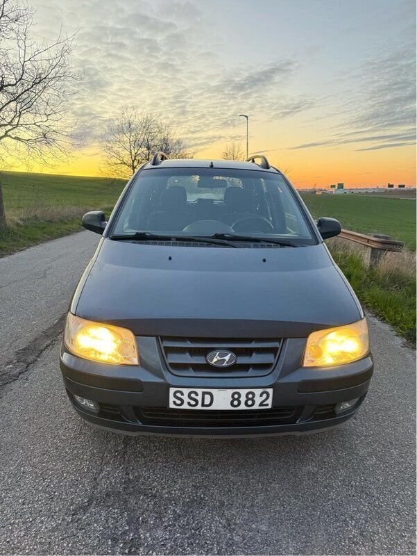 Blå Begagnad 2002 Hyundai Matrix Minibuss | 16 500 kr (Marknadspris) - Bild 1/4