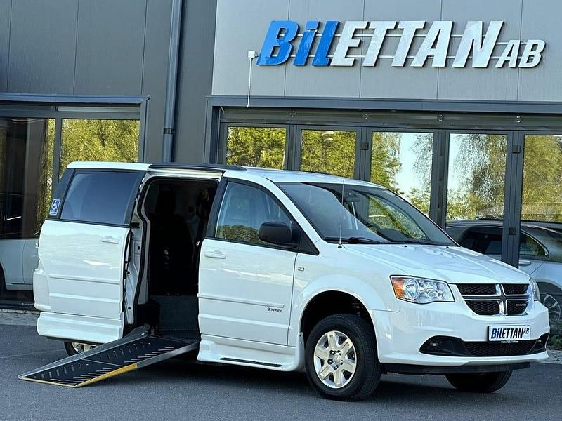 Vit Begagnad 2012 Dodge Grand Caravan Minibuss | 179 900 kr - Bild 1/4