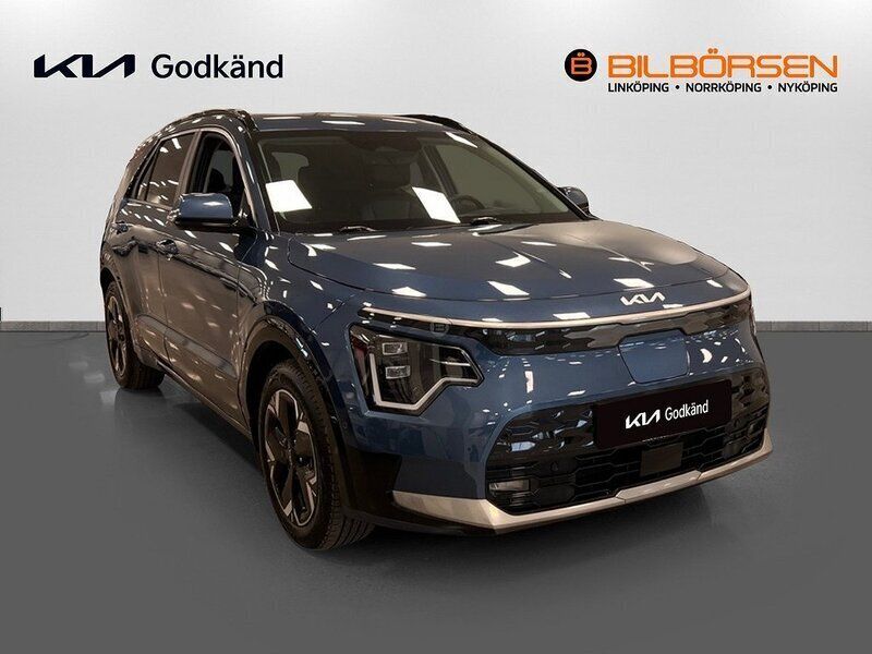 Begagnad Kia e-Niro Advance 150 kW (204 HK) 2022 Blå SUV