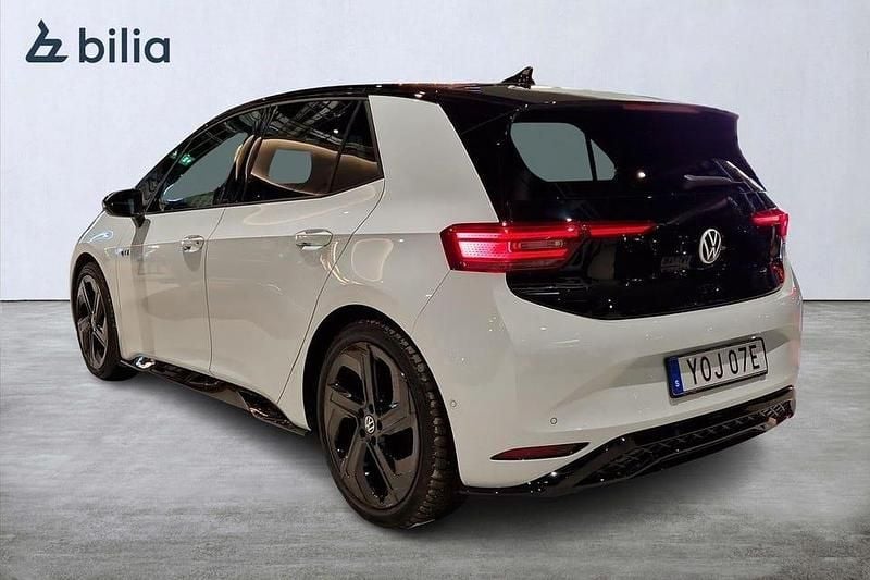 Begagnad VW ID.3 GTX 239 kW (326 HK) 2025 Vit Halvkombi