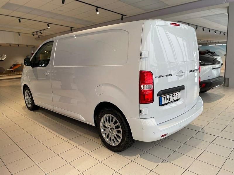 Begagnad Peugeot e-Expert 100 kW (136 HK) 2024 Vit Van