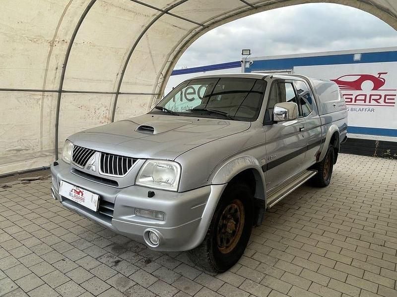 Begagnad Mitsubishi L200 116 HK (85 kW) 2005 Silver Pickup