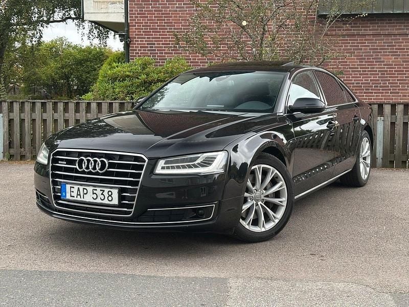 Svart Begagnad 2015 Audi A8 Comfort Sedan | 299 700 kr - Bild 1/4