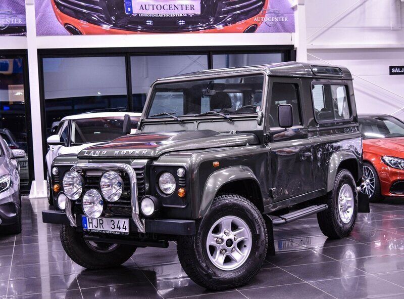 Grön Begagnad 2007 Land Rover Defender SUV | 369 900 kr (Lite dyr) - Bild 1/4