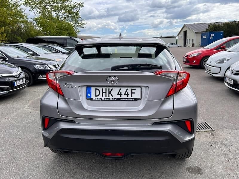 Grå Begagnad 2019 Toyota C-HR Active SUV | 170 000 kr (Marknadspris) - Bild 1/4