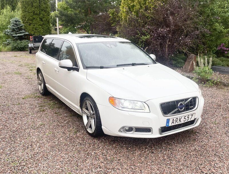 Vit Begagnad 2012 Volvo V70 Summum Kombi | 70 000 kr (Superpris) - Bild 1/4