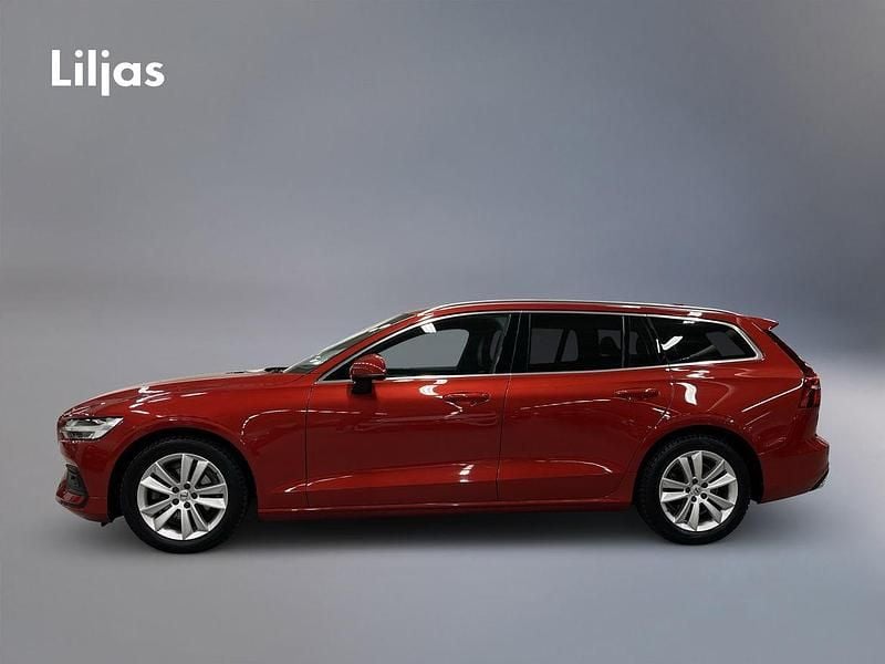 Begagnad Volvo V60 Momentum 151 HK (111 kW) 2020 Röd Kombi
