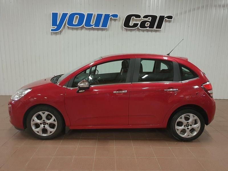 Röd (rödmetallic) Begagnad 2014 Citroën C3 Halvkombi | 59 000 kr (Marknadspris) - Bild 1/4