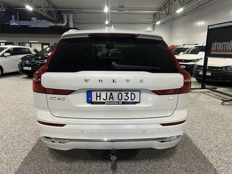 Begagnad Volvo XC60 350 HK (257 kW) 2023 Vitmetallic metallic SUV