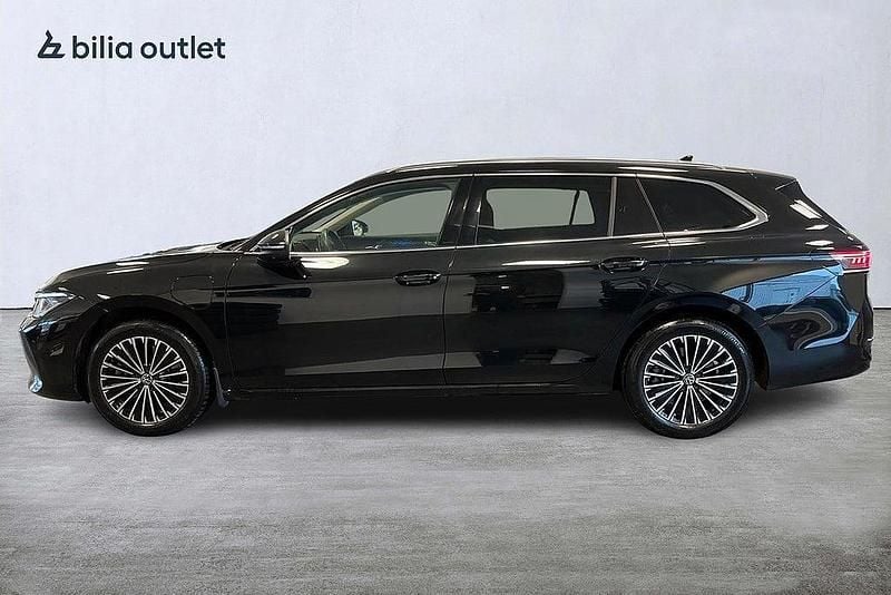 Begagnad VW Passat Elegance 272 HK (200 kW) 2024 Svart Kombi
