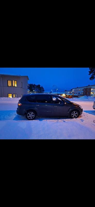 Begagnad Ford S-MAX S 175 HK (128 kW) 2010 Minibuss