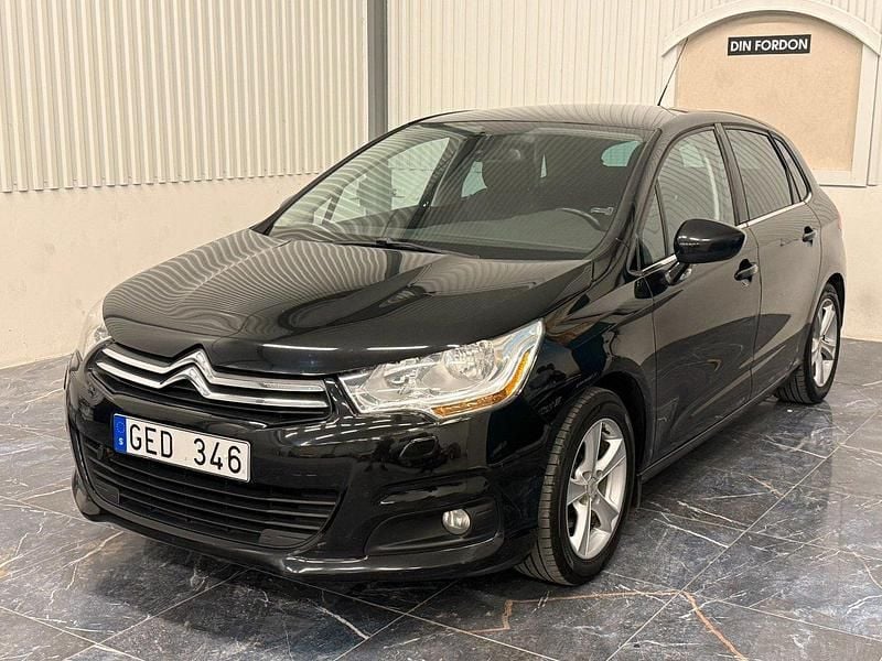 Svart Begagnad 2011 Citroën C4 Halvkombi | 59 900 kr (Bra pris) - Bild 1/4