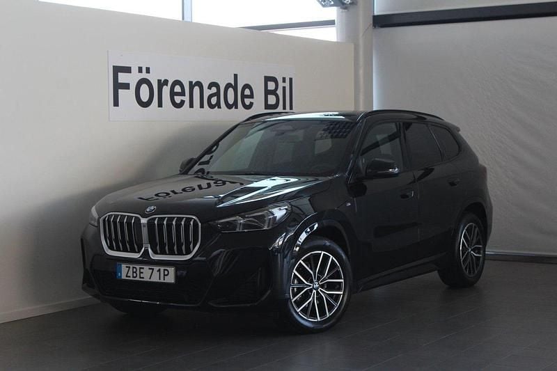 Svart Begagnad 2025 BMW X1 M Sport SUV | 429 000 kr (Marknadspris) - Bild 1/4