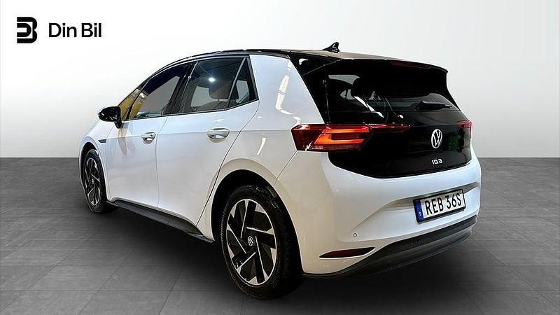 Begagnad VW ID.3 Comfortline 150 kW (204 HK) 2022 Glacier white metallic bl Halvkombi