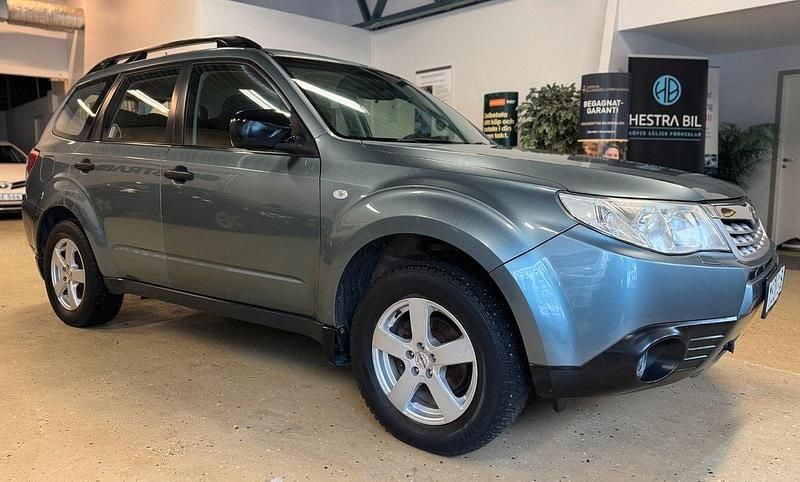 Ljusgrön Begagnad 2011 Subaru Forester SUV | 99 900 kr (Lite dyr) - Bild 1/4