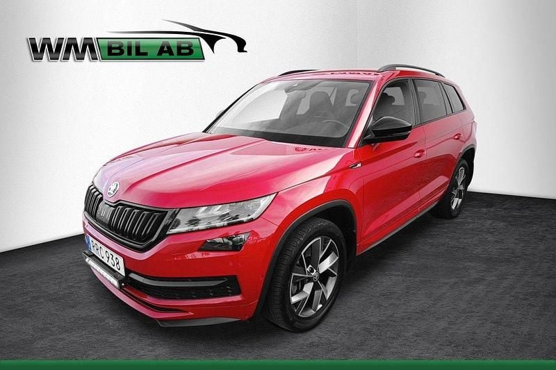 Röd Begagnad 2019 Skoda Kodiaq SportLine SUV | 319 000 kr (Marknadspris) - Bild 1/4
