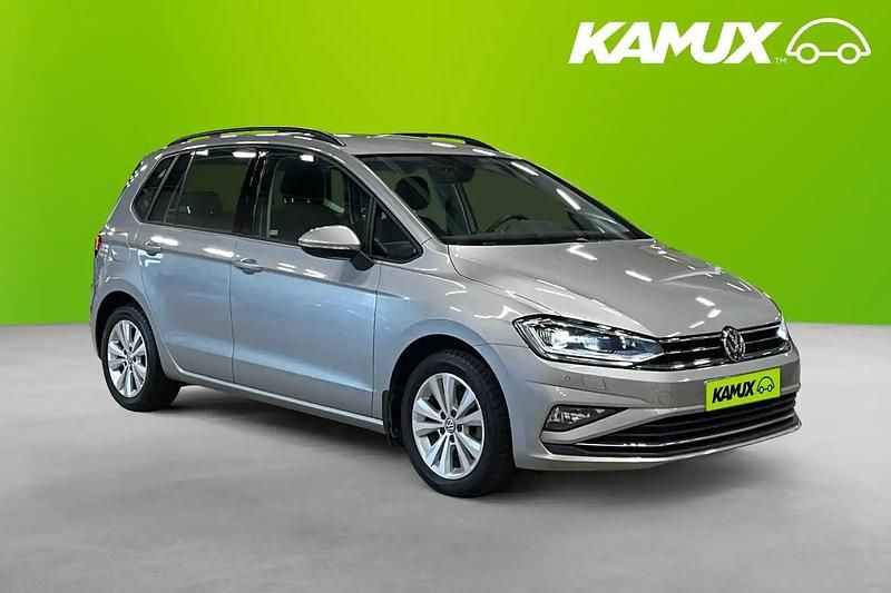 Silver/grå Begagnad 2018 VW Golf VII Halvkombi | 176 800 kr (Lite dyr) - Bild 1/4