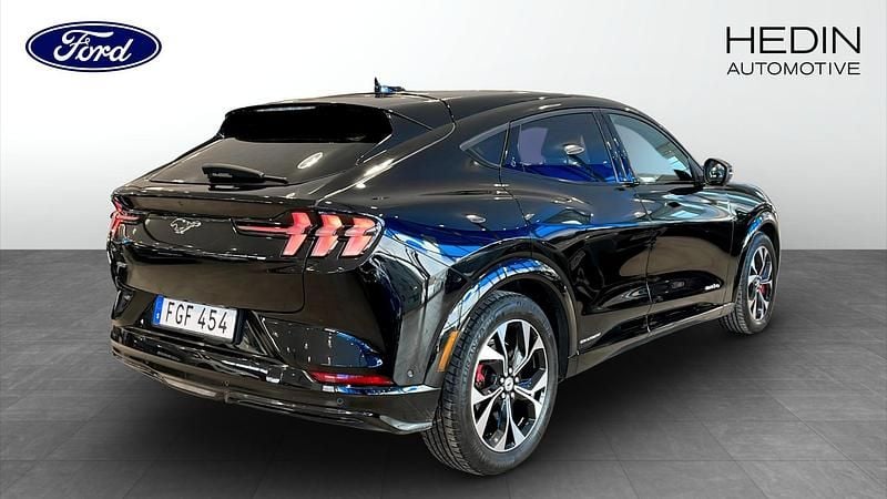 Begagnad Ford Mustang Mach-E Standard Range 197 kW (269 HK) 2021 Svart SUV