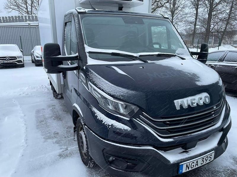 Begagnad Iveco Daily 136 HK (100 kW) 2023 Blå