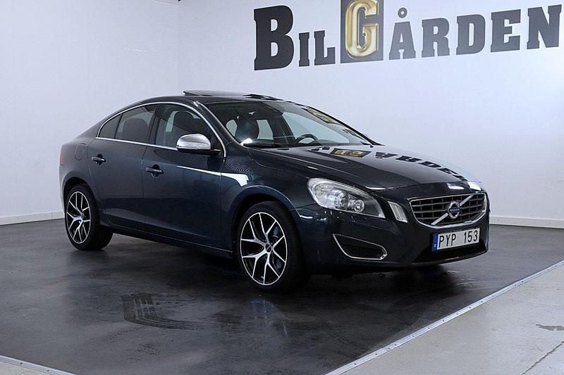 Grå Begagnad 2013 Volvo S60 Summum Sedan | 114 900 kr (Bra pris) - Bild 1/4