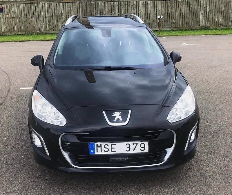 Svart Begagnad 2012 Peugeot 308 Kombi | 35 000 kr (Marknadspris) - Bild 1/4