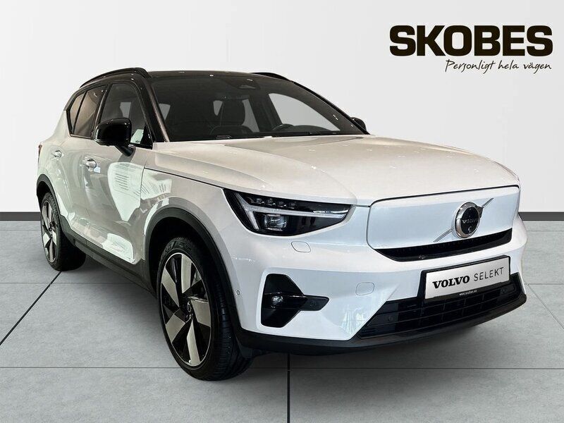 Vit Begagnad 2025 Volvo EX40 Performance SUV | 599 900 kr - Bild 1/3