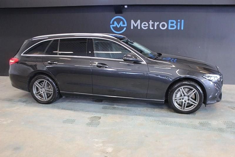 Begagnad Mercedes C300e Avantgarde 204 HK (150 kW) 2022 Grå Kombi