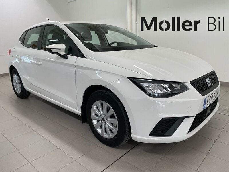Vit (candy white) Begagnad 2023 Seat Ibiza Style Halvkombi | 175 000 kr (Marknadspris) - Bild 1/3