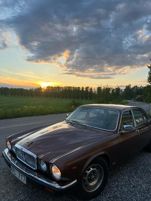 Begagnad 1982 Jaguar XJ Sedan | 75 000 kr - Bild 1/4