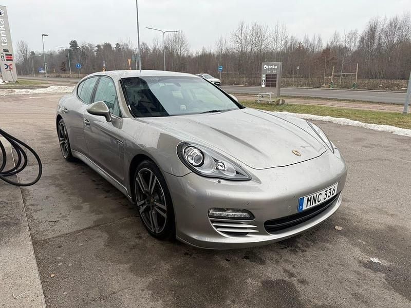 Begagnad 2011 Porsche Panamera 4 Sedan | 275 000 kr (Marknadspris) - Bild 1/3