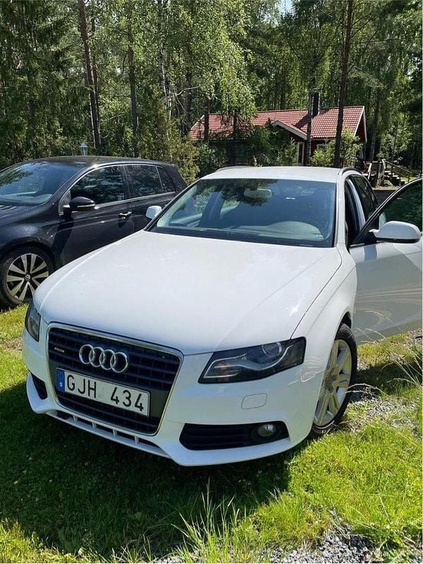 Vit Begagnad 2012 Audi A4 Kombi | 78 000 kr (Marknadspris) - Bild 1/4