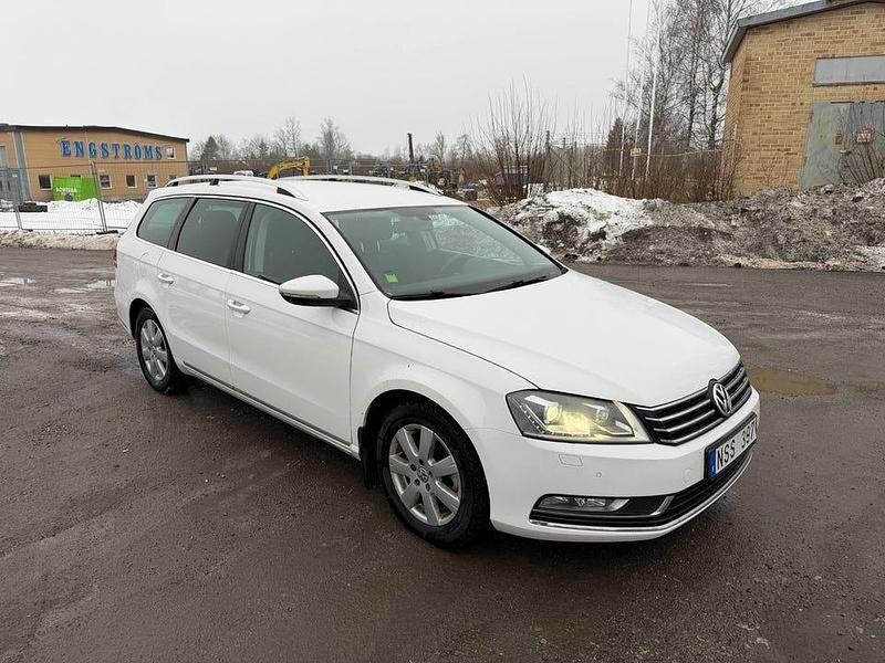 Begagnad VW Passat 150 HK (110 kW) 2012 Vit Kombi