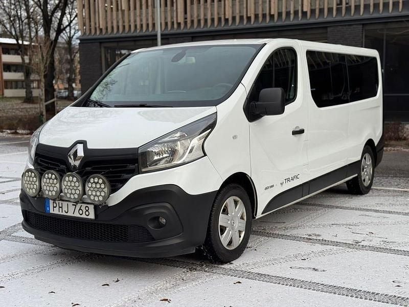 Begagnad 2017 Renault Trafic Minibuss | 150 000 kr (Dyr) - Bild 1/4
