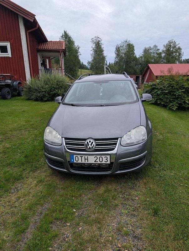 Grå Begagnad 2009 VW Golf VI Kombi | 15 000 kr (Superpris) - Bild 1/4