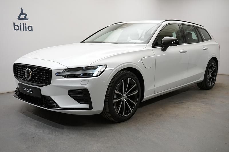 Vit Ny 2026 Volvo V60 Kombi | 579 900 kr (Dyr) - Bild 1/4