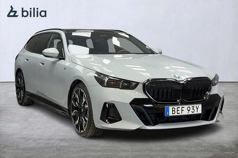 Begagnad BMW 530 M Sport 299 HK (219 kW) 2025 Grå Kombi